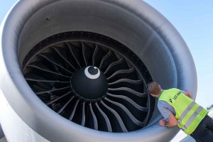 Boeing 777 Emirates Mechanik-8